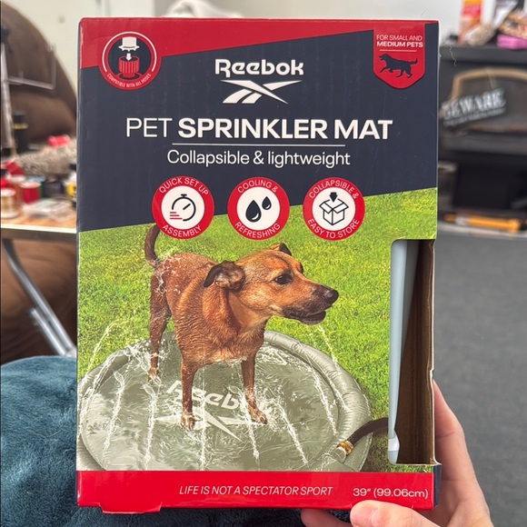 Reebok Other - Reebok Pet Sprinkler Mat - Red and Green